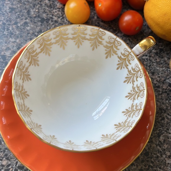 Vintage Aynsley bone China cup & saucer - Picture 7 of 11